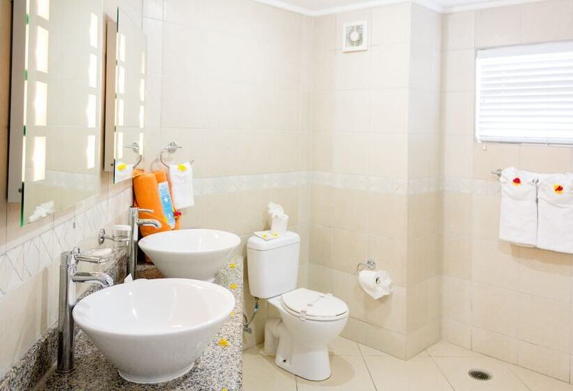 Suite, Bay Gardens Beach Resort & Spa