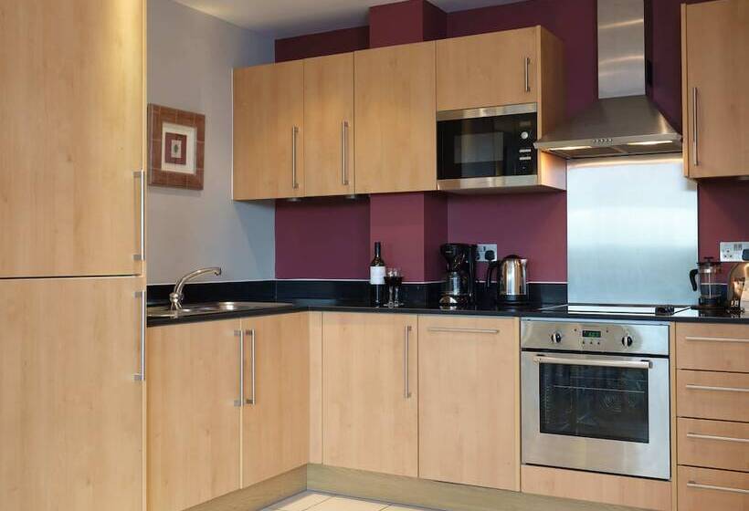 Апартаменты 2 Спальни, Marlin Apartments  London Bridge Empire Square