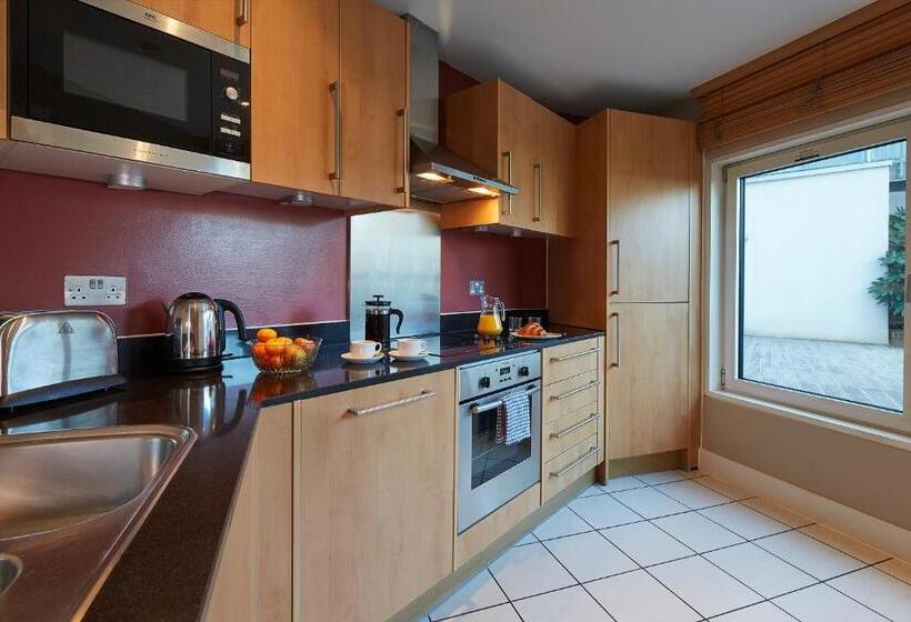 Апартаменты 2 Спальни, Marlin Apartments  London Bridge Empire Square