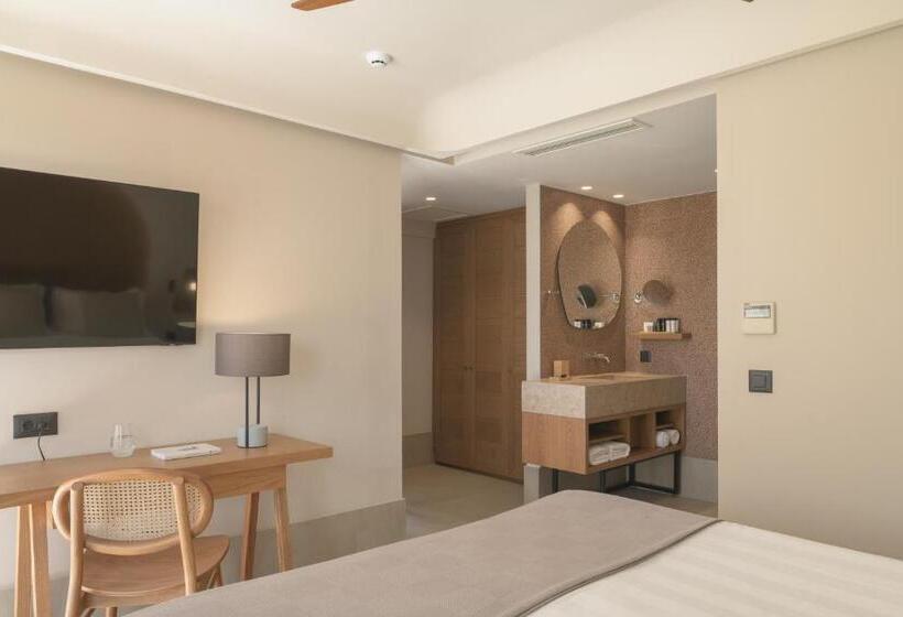 Номер Deluxe, Paralos Venus Suites Adults Only