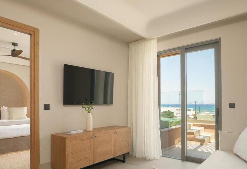Люкс с Бассейном, Paralos Venus Suites Adults Only