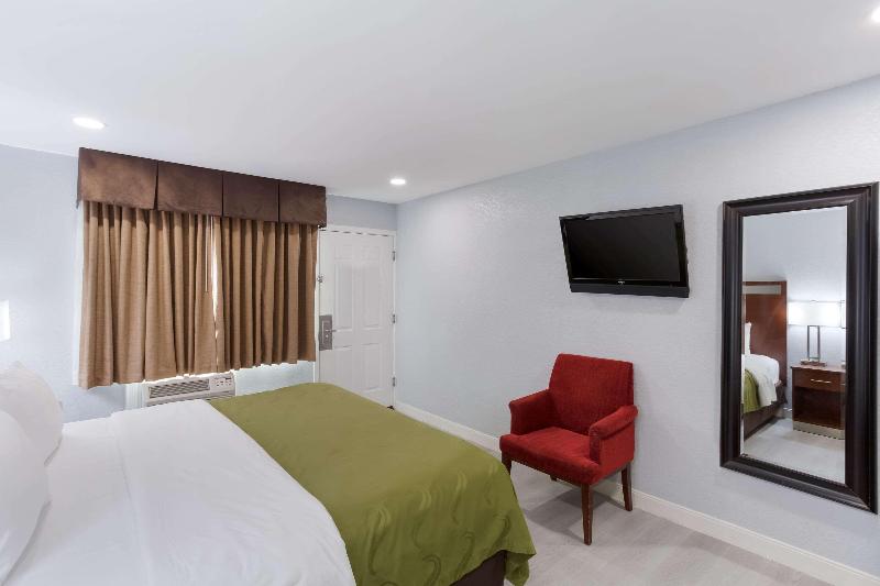 스탠다드 룸 킹사이즈 침대, Quality Inn Redding Near I5