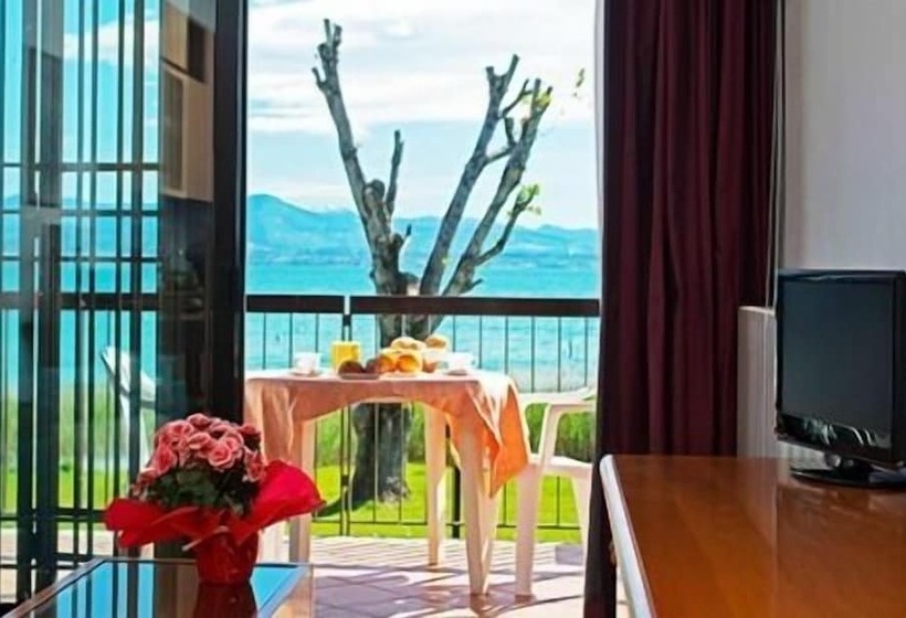 1 Bedroom Apartment Lake View, Residence Virgilio