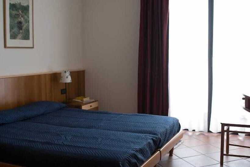 1 Bedroom Apartment Lake View, Residence Virgilio