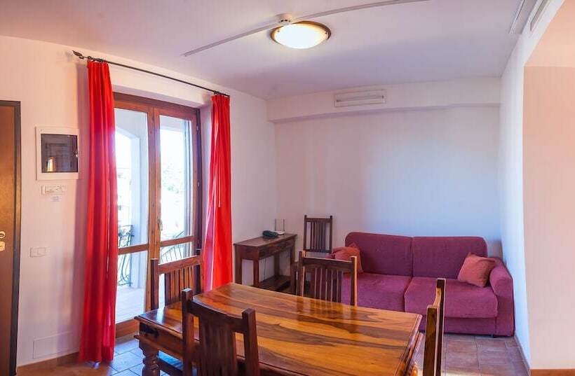 Апартаменты 1 Спальня, Villaggio Le Querce