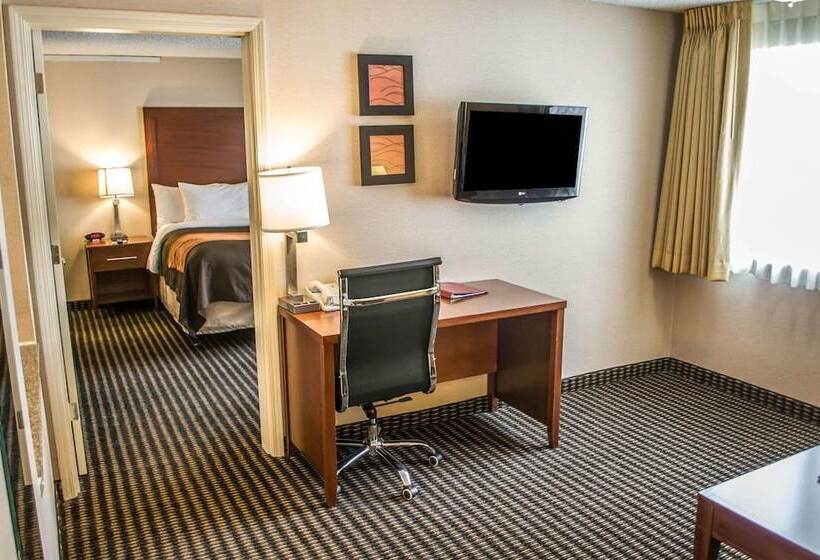 Люкс Кровать Кинг, Comfort Inn & Suites Beaverton   Portland West