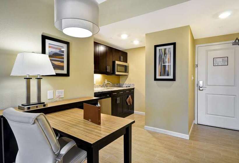 스위트, Embassy Suites By Hilton Hampton Convention Center