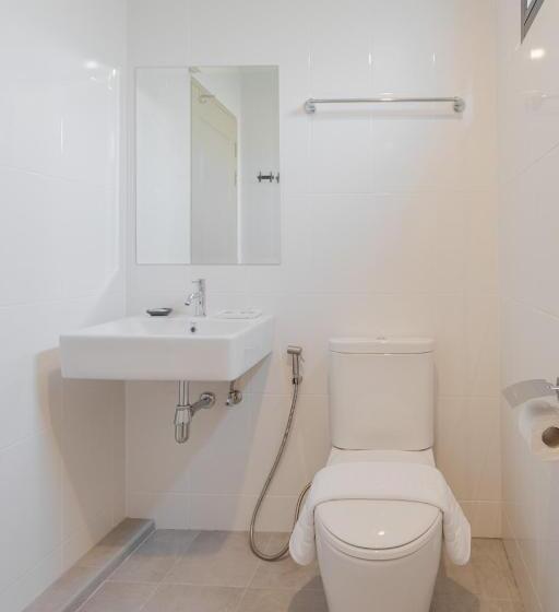 디럭스 룸 킹사이즈 침대, Ang Pao Hotel Phuket