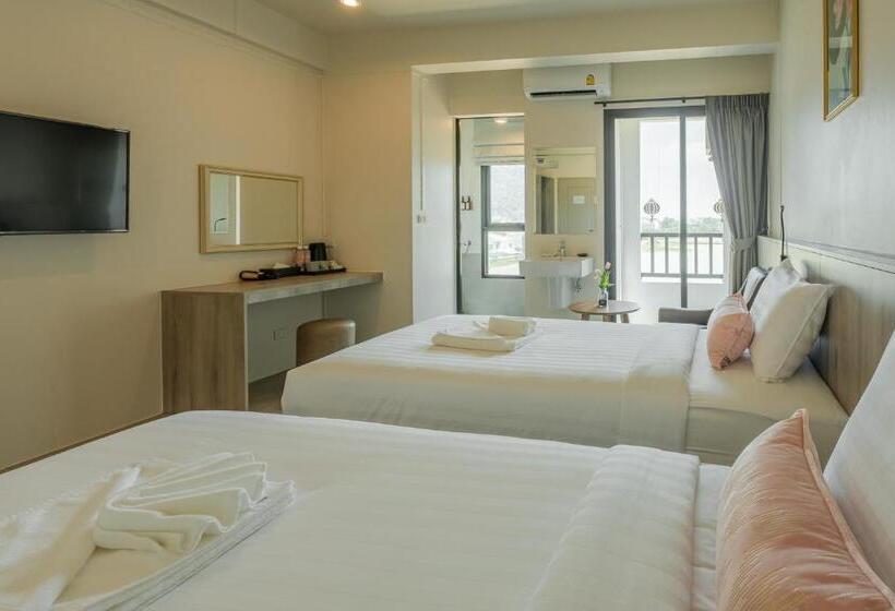 디럭스 룸, Ang Pao Hotel Phuket