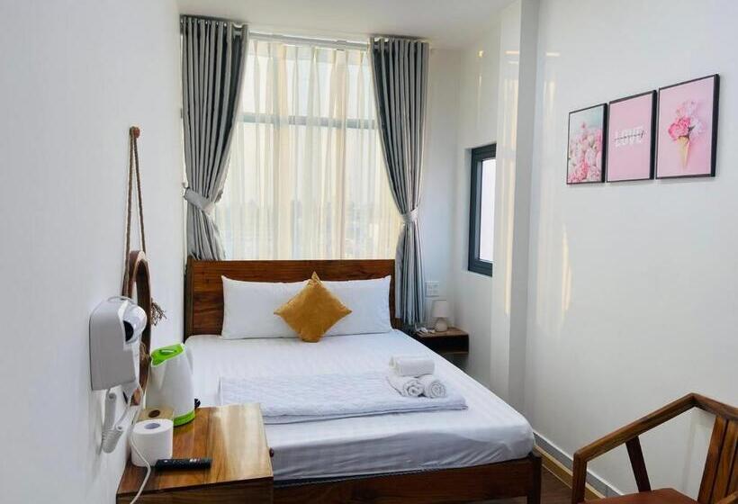 اتاق استاندارد با چشم‌انداز کوهستان, Hero Hostel & Billiards