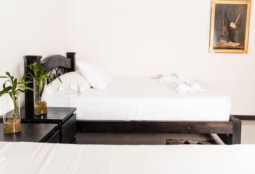 베이직 3인 룸, Finca Hotel La Quinta De Torrione