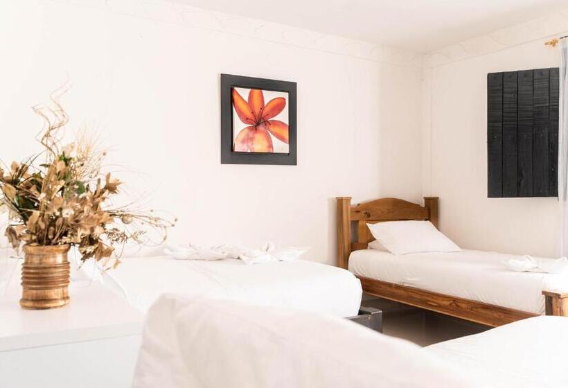 스탠다드 트리플 룸, Finca Hotel La Quinta De Torrione