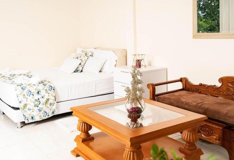 디럭스 4인 룸, Finca Hotel La Quinta De Torrione