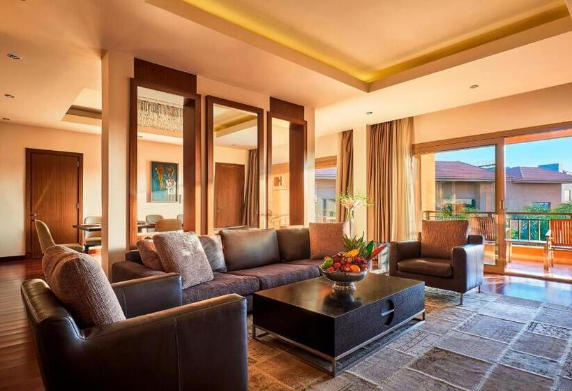 سوییت اجرایی, Dusit Thani Lakeview Cairo
