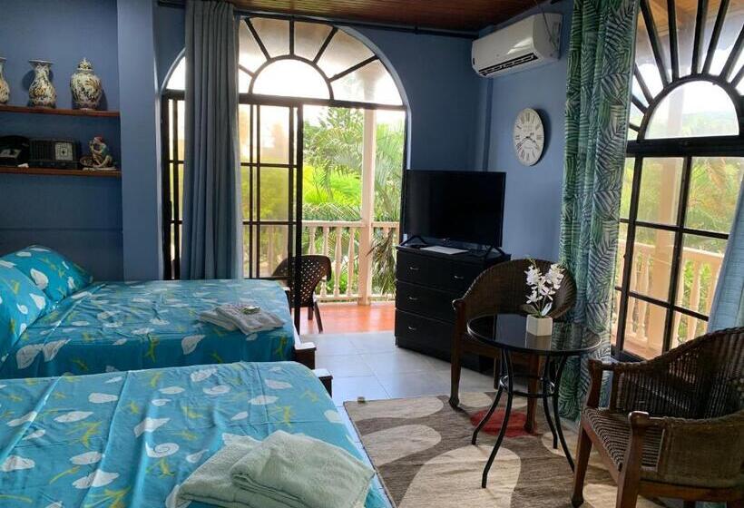 Семейный Номер, Sarah S Place San Andres