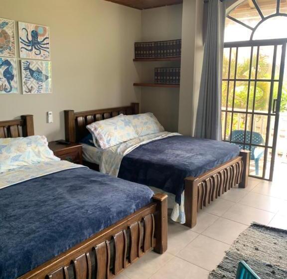 Семейный Номер, Sarah S Place San Andres