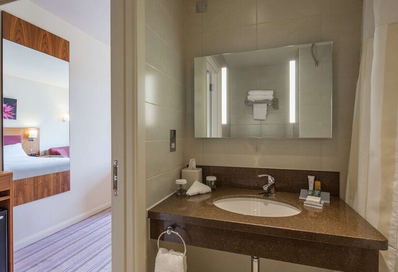 اتاق استاندارد, Hilton Garden Inn Luton North, United Kingdom