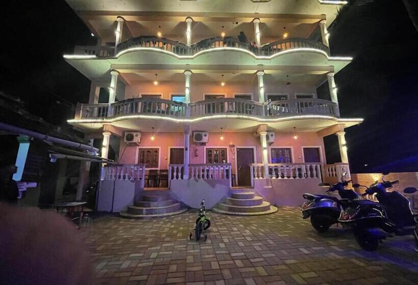 家庭间, Calangute Bay By The Sea