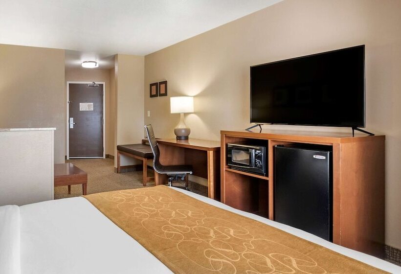 Люкс, Comfort Suites Coralville I80