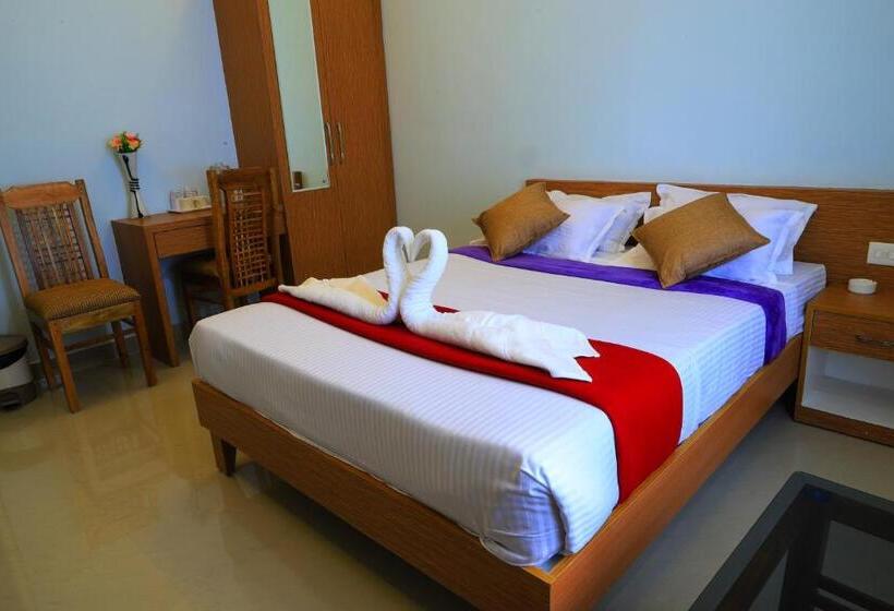 Апартаменты 3 Спальни, T Homes Thekkady
