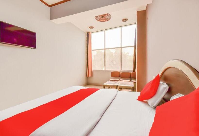 Трехместный Номер Классика, Oyo 77868  Taj