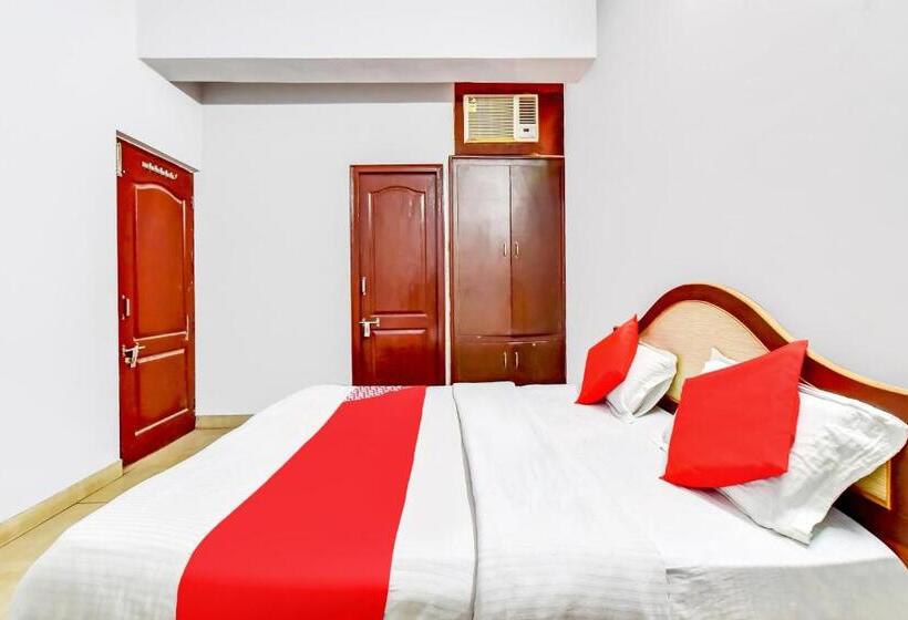 Трехместный Номер Классика, Oyo 77868  Taj