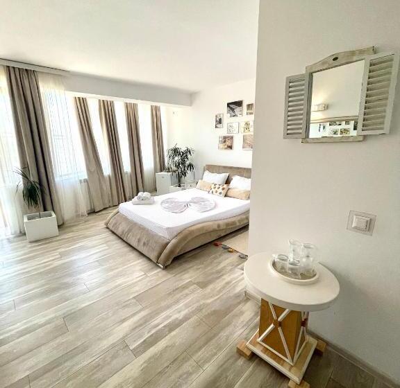 اتاق لوکس, Caprice Deluxe Accomodation
