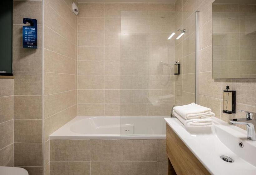 Номер Стандарт, Kyriad Bordeaux Nord Sainte Eulalie