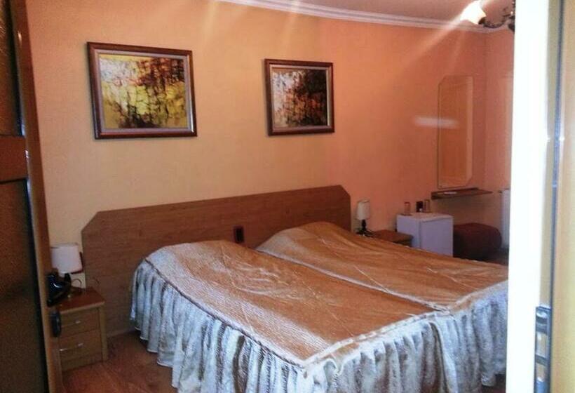 سوییت جونیور, Family Hotel Silvestar