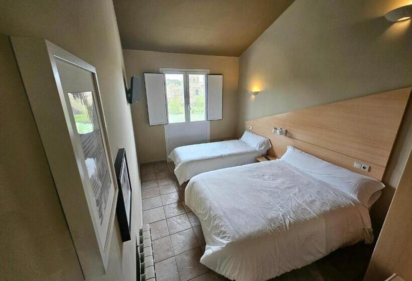 Номер Стандарт Трехместный, Hostal Jp Y Estudios