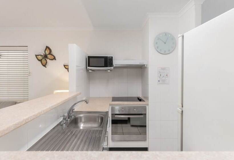Апартаменты 2 Спальни, Lychee Tree Holiday Apartments