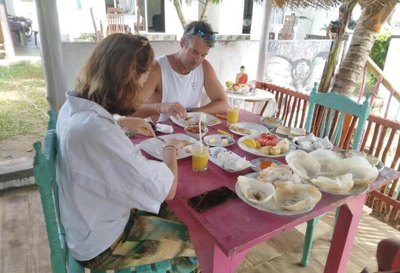 اتاق لوکس, Jasmine White House Restaurant & Spa