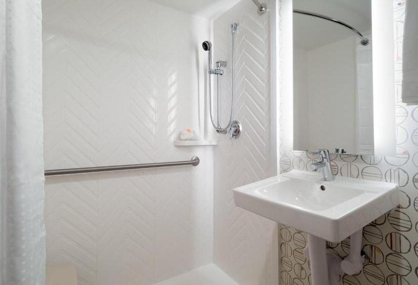 اتاق استاندارد با تخت بزرگ, Holiday Inn Wall Street, An Ihg