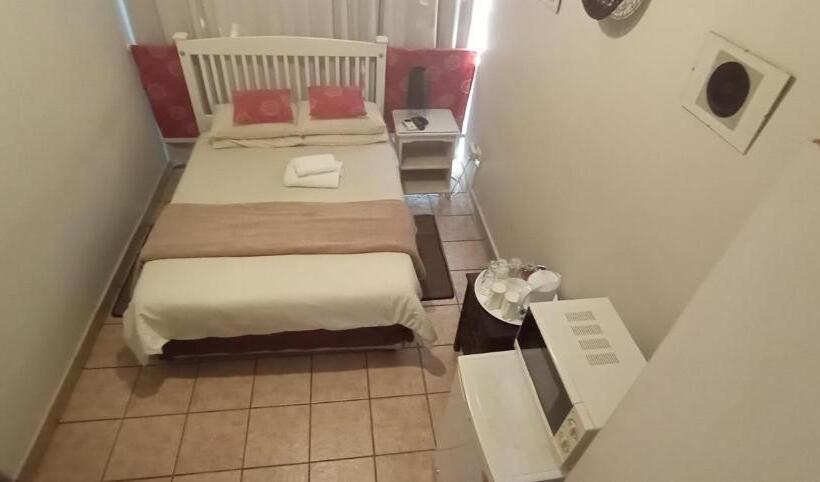 Номер Стандарт, The Guesthouse On Main