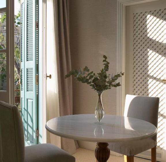 سوییت سوپریور, The Kefalari Suites