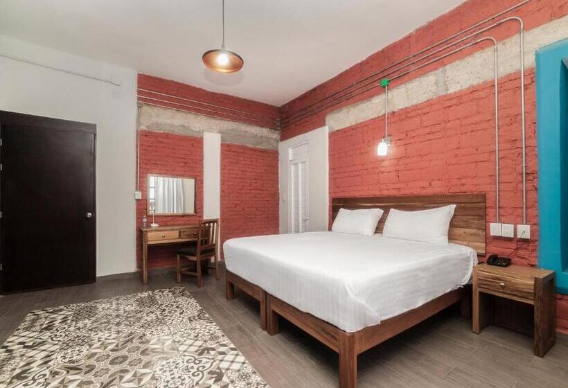 سوییت جونیور با بالکن, Meson Del Barrio