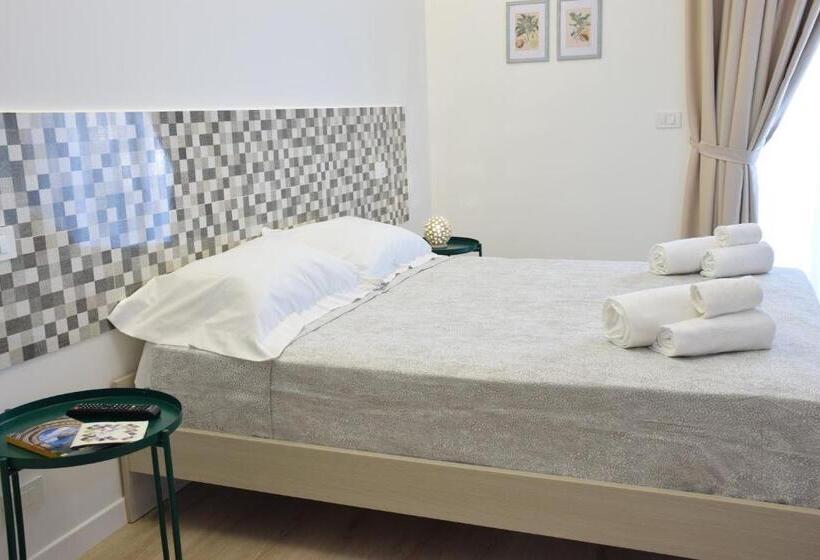 Трехместный Номер Стандарт с Балконом, Accòmodati B&b