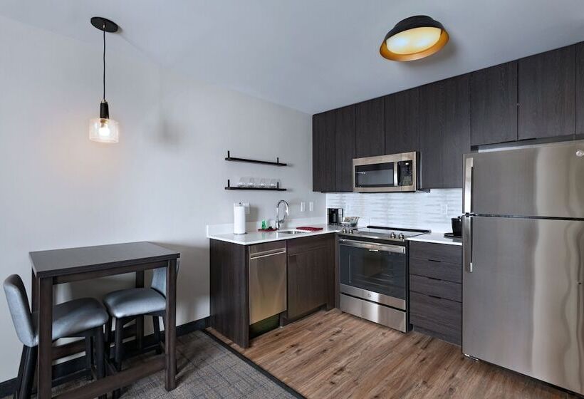Люкс, Residence Inn New Brunswick Tower Center Blvd