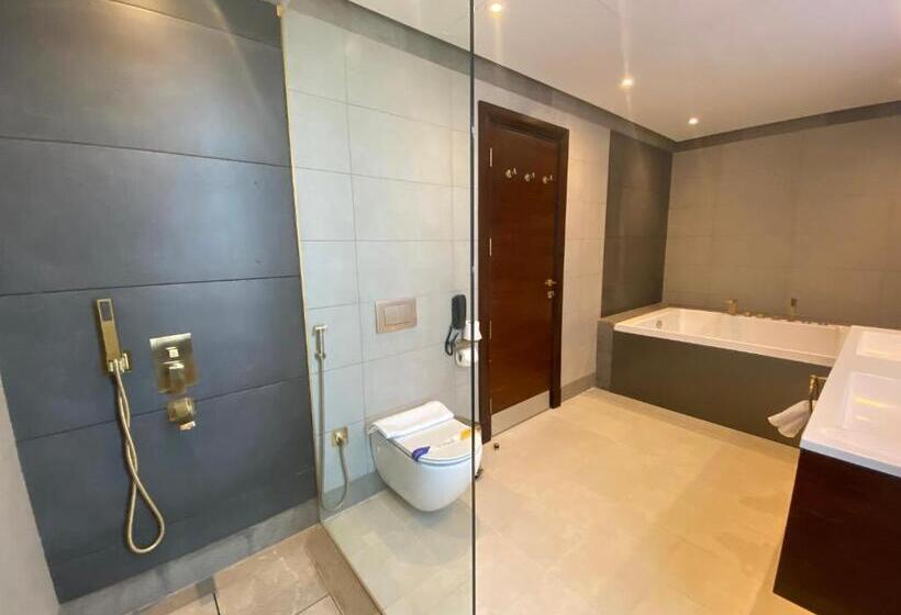 Президентский Люкс, Velar Inn