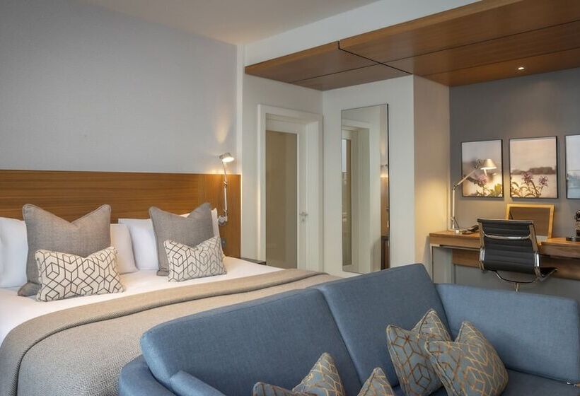 Полулюкс с Балконом, Clayton Hotel London Wall