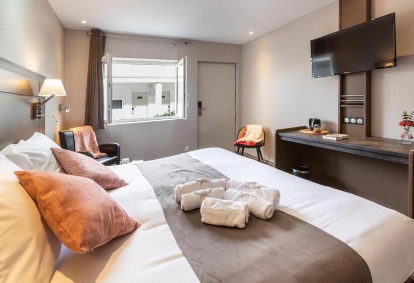 Номер Superior, Hôtel Grand Confort Le Moulin Rouge