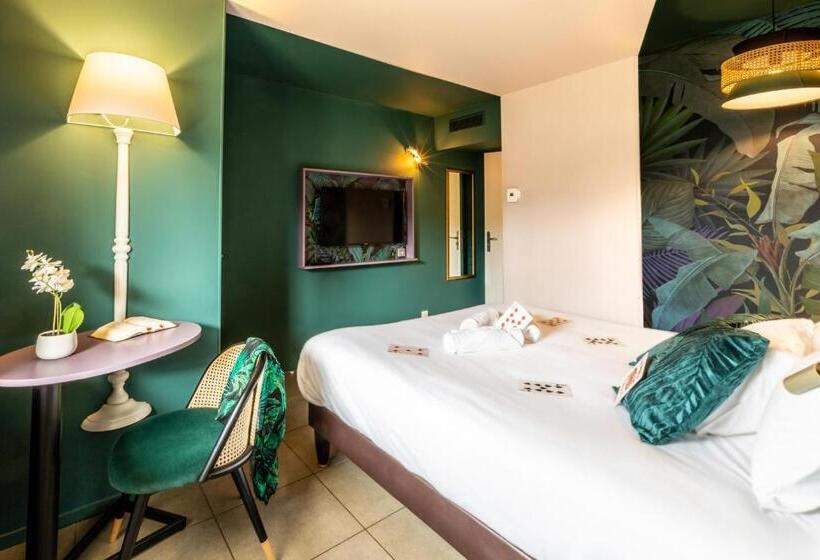 Номер Стандарт, Hôtel Grand Confort Le Moulin Rouge