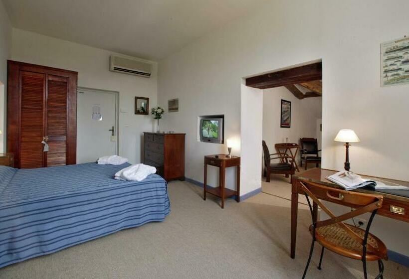 Люкс, Le Manoir St Jean