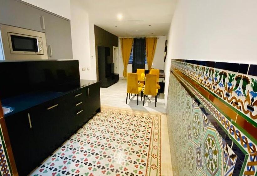 سوییت خانوادگی, Apartamentos El Escondite De Triana