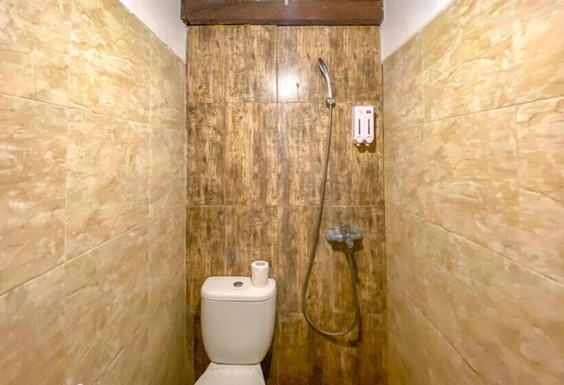 Семейный Номер, Griya Gribig Guest House Mitra Reddoorz