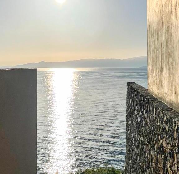 Люкс Deluxe Вид на Море, Aquila Elounda Village Resort, Suites & Spa