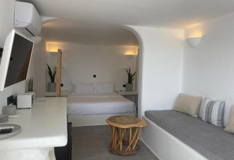 Superior suite with view, Nomikos Villas