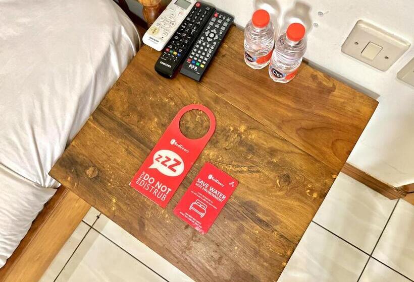 Номер Стандарт, Reddoorz At Mystays Pemuda Cepu Blora