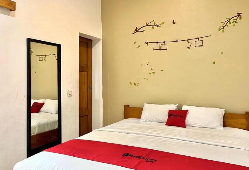 Номер Deluxe, Reddoorz At Mystays Pemuda Cepu Blora