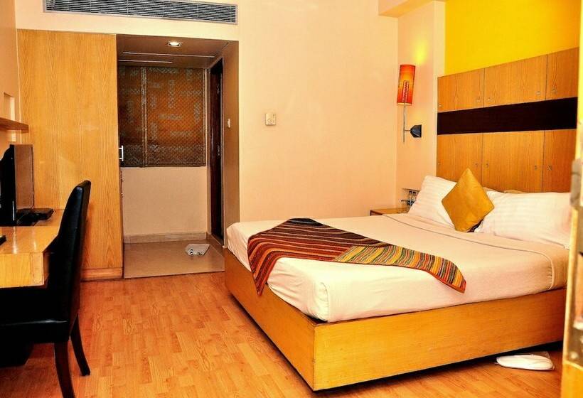Номер Deluxe, Justa Hyderabad